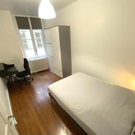Floydroom'S Pau Chambre Hotes Dans Appartement Partage Proche Chateau Exterior foto