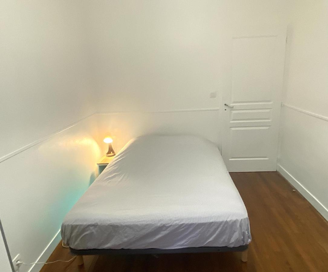 Floydroom'S Pau Chambre Hotes Dans Appartement Partage Proche Chateau Exterior foto